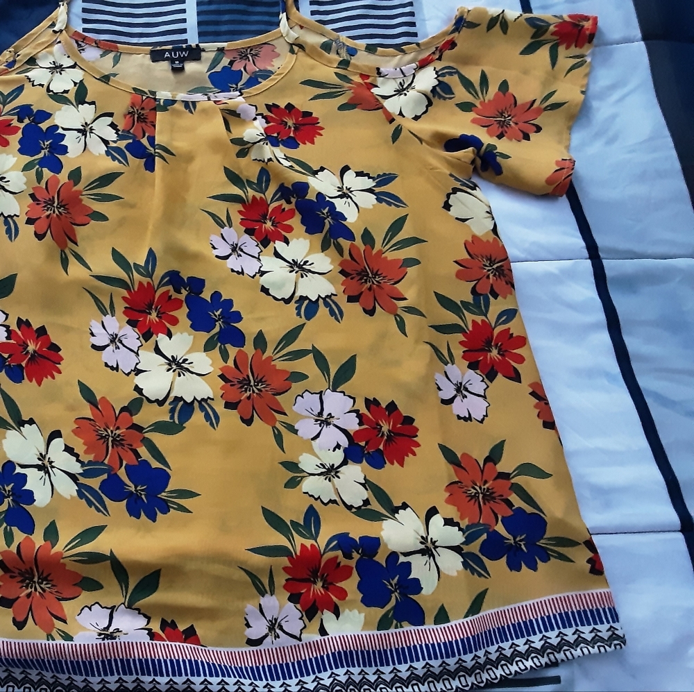 Casual woman blouse, short sleeves, 100 % Polyester